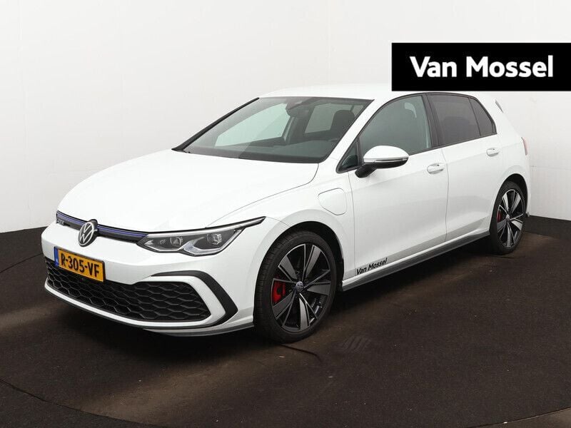 Wit Gebruikt 2021 VW Golf VIII GTE Hatchback | € 27.900 (Eerlijke prijs) - Afbeelding 1/4