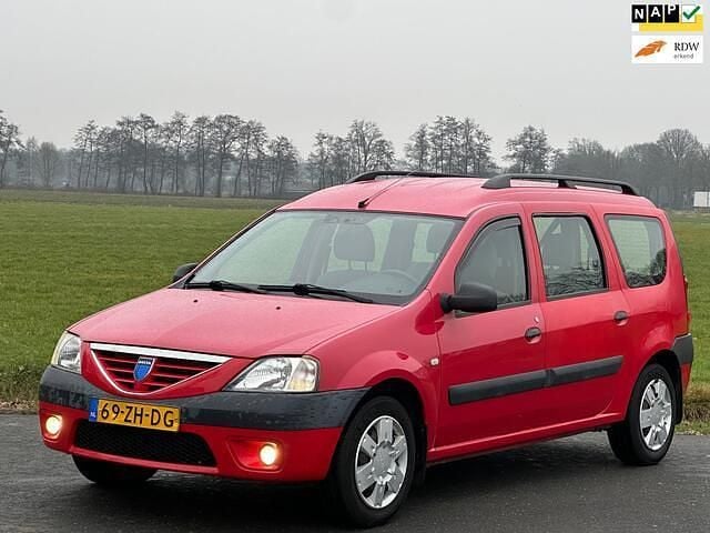 Rood Gebruikt 2008 Dacia Logan MCV Lauréate MPV | € 2.799 (Goede deal) - Afbeelding 1/4