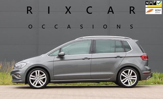 Grijs, metallic lak Gebruikt 2018 VW Golf Sportsvan Highline MPV | € 20.890 (Duur) - Afbeelding 1/4
