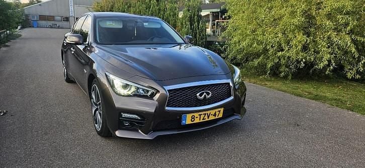 Gebruikt 2014 Infiniti Q50 Sedan | € 17.000 - Afbeelding 1/4
