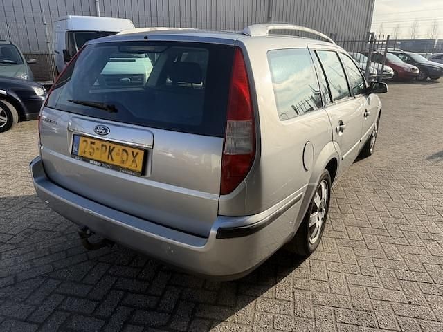 Occasion Ford Mondeo Futura 146 PK (107 kW) 2004 Grijs Stationwagen