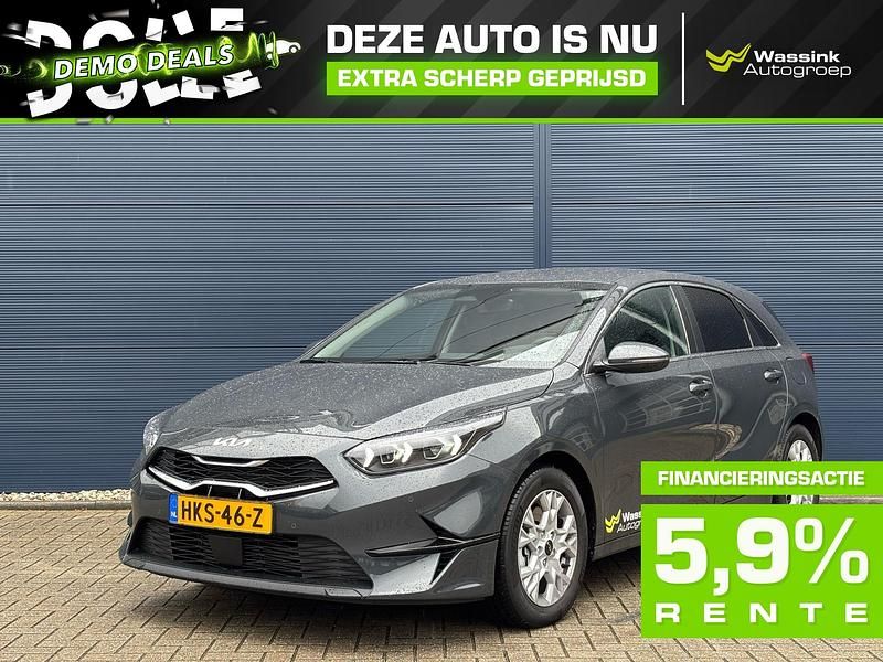 Dark penta metal (grijs metallic) Gebruikt 2025 Kia Ceed Hatchback | € 30.900 (Duur) - Afbeelding 1/3