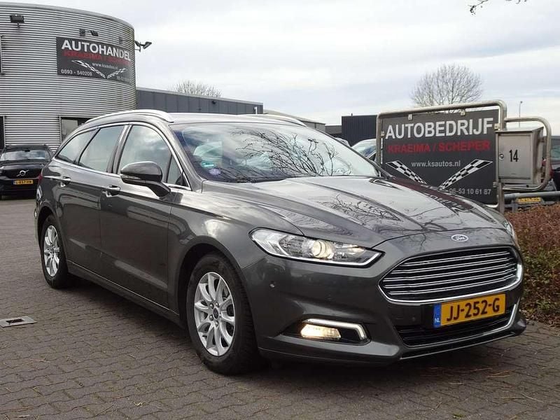 Grijs Gebruikt 2016 Ford Mondeo Titanium Stationwagen | € 11.750 (Eerlijke prijs) - Afbeelding 1/4