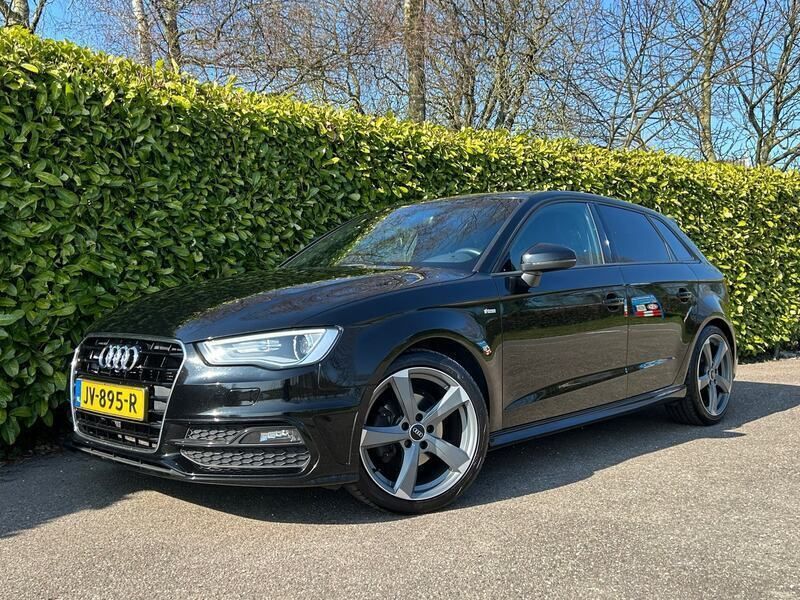 Zwart Gebruikt 2016 Audi A3 Sport Hatchback | € 12.900 (Eerlijke prijs) - Afbeelding 1/4