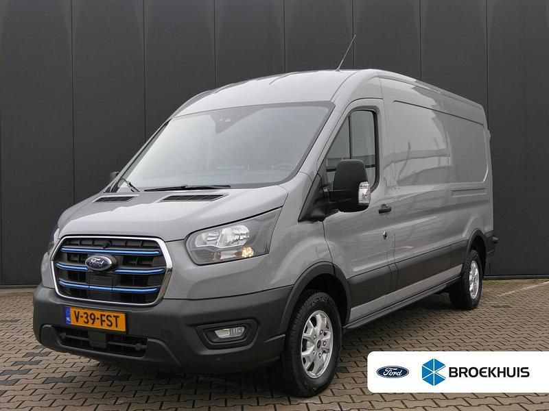 Grijs Gebruikt 2024 Ford E-Transit Trend Van | € 33.950 (Goede deal) - Afbeelding 1/4
