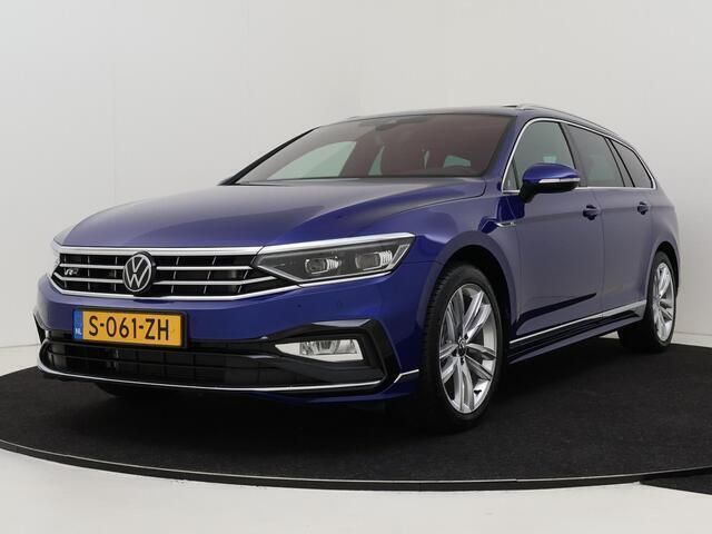 Blauw Gebruikt 2023 VW Passat Pro Stationwagen | € 31.750 (Eerlijke prijs) - Afbeelding 1/4