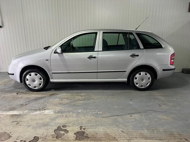 Occasion Skoda Fabia Comfort 68 PK (50 kW) 2002 Grijs Hatchback