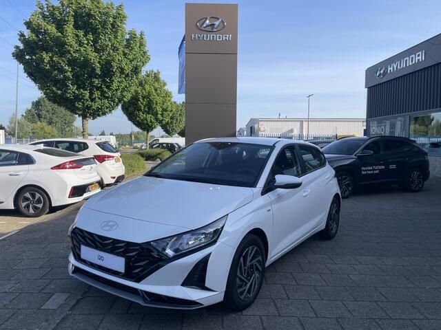 Wit Gebruikt 2025 Hyundai i20 Comfort Hatchback | € 24.995 (Iets duurder) - Afbeelding 1/4