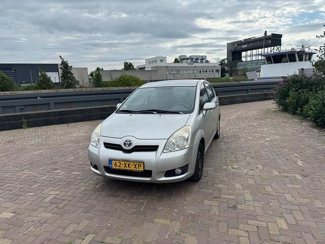 Grijs Gebruikt 2007 Toyota Verso Sol MPV | € 4.650 (Duur) - Afbeelding 1/4