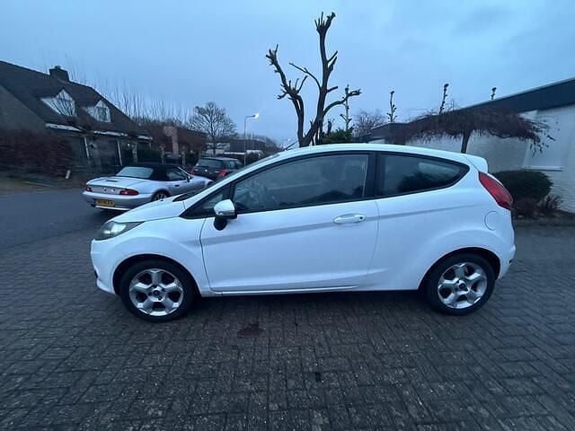 Occasion Ford Fiesta Ghia 60 PK (44 kW) 2011 Wit Hatchback