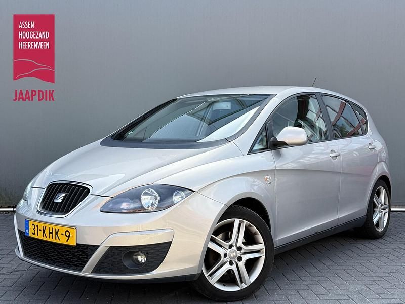 Beige Gebruikt 2009 Seat Altea Style MPV | € 2.399 (Eerlijke prijs) - Afbeelding 1/3