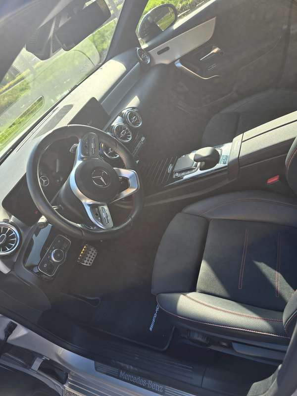 Zilver Gebruikt 2020 Mercedes A180 AMG Sedan | € 25.499 (Goede deal) - Afbeelding 1/4