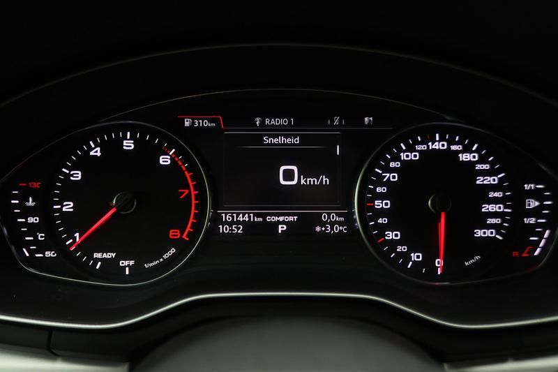 Occasion Audi A4 S-Line 150 PK (110 kW) 2019 Grijs Stationwagen