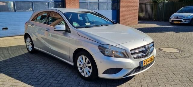Grijs Gebruikt 2014 Mercedes A180 Hatchback | € 15.250 (Duur) - Afbeelding 1/4