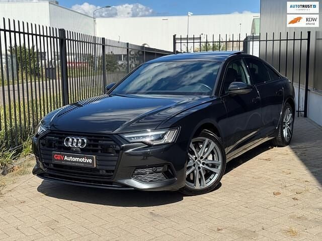 Grijs, metallic lak Gebruikt 2020 Audi A6 S-Line Sedan | € 32.995 (Super prijs) - Afbeelding 1/4