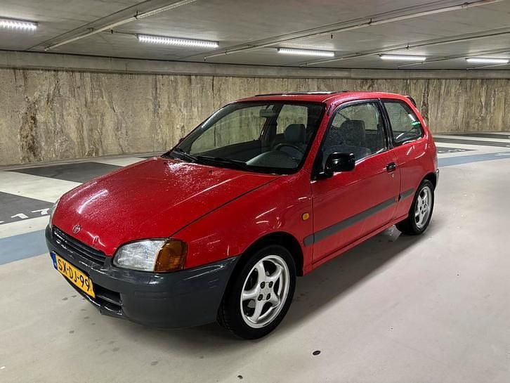 Occasion 1998 Toyota Starlet Hatchback | € 1.150 (Eerlijke prijs) - Afbeelding 1/4