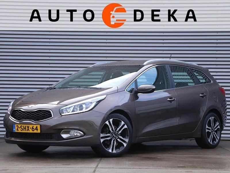 Bruin Occasion 2014 Kia Ceed Hatchback | € 8.650 (Eerlijke prijs) - Afbeelding 1/4