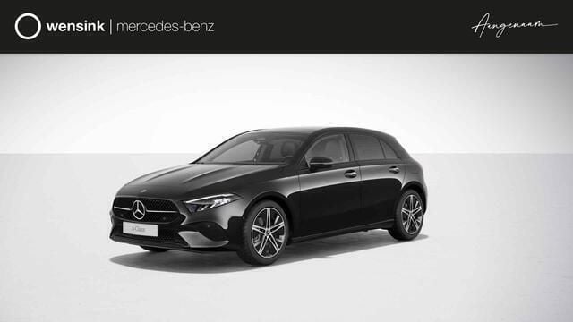 Zwart Nieuw 2025 Mercedes A180 Luxury Hatchback | € 43.571 (Eerlijke prijs) - Afbeelding 1/4