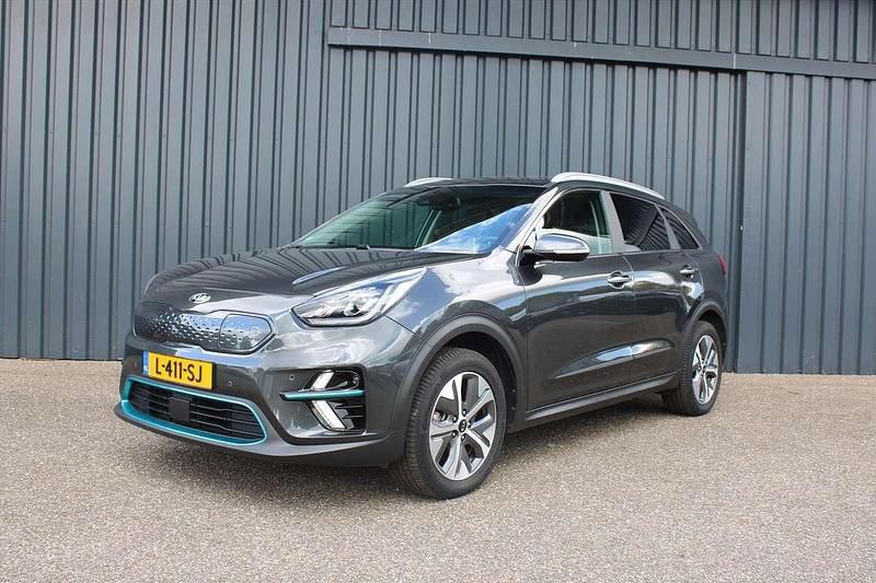 Grijs Gebruikt 2021 Kia e-Niro 2 SUV | € 23.740 (Eerlijke prijs) - Afbeelding 1/4