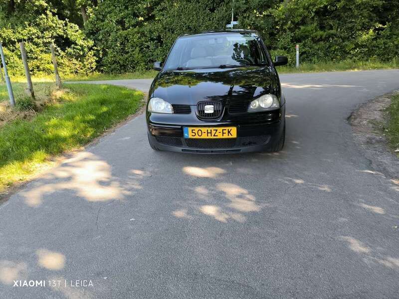 Zwart Gebruikt 2002 Seat Arosa Stella Hatchback | € 1.100 (Eerlijke prijs) - Afbeelding 1/4