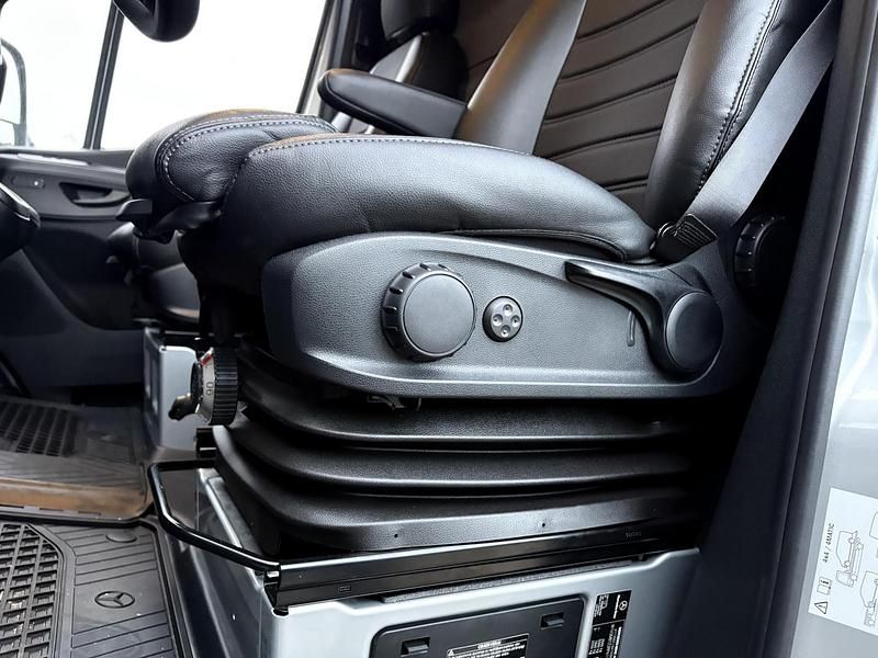 Occasion Mercedes Sprinter 190 PK (139 kW) 2024 Zilver Van