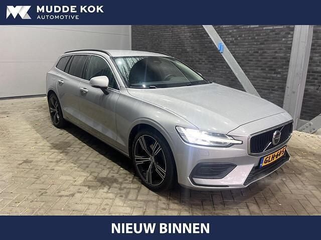 Grijs Gebruikt 2022 Volvo V60 Stationwagen | € 30.800 (Goede deal) - Afbeelding 1/4