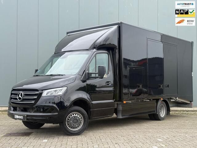 Zwart Gebruikt 2022 Mercedes Sprinter Van | € 84.950 - Afbeelding 1/4