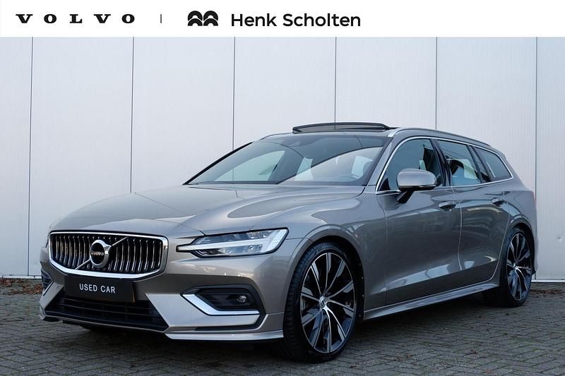 Grijs Gebruikt 2018 Volvo V60 Inscription Stationwagen | € 32.950 (Iets duurder) - Afbeelding 1/4