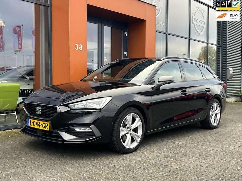 Zwart Gebruikt 2021 Seat Leon FR Stationwagen | € 14.490 (Super prijs) - Afbeelding 1/4