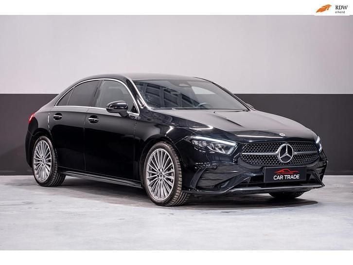 Occasion 2024 Mercedes 200 AMG line | € 38.000 (Goede deal) - Afbeelding 1/4
