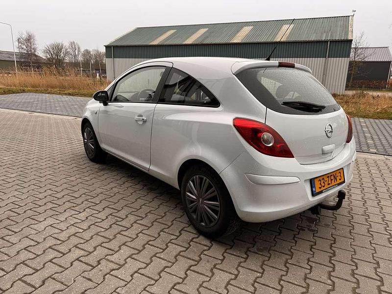 Occasion Opel Corsa Edition 86 PK (63 kW) 2012 Wit Hatchback