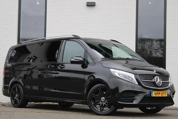 Occasion Mercedes V300 AMG 237 PK (174 kW) 2022 Zwart (metallic) MPV