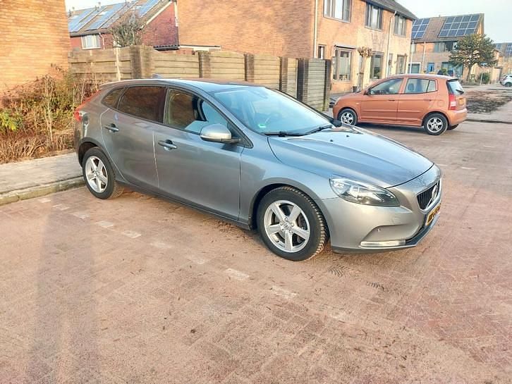 Occasion Volvo V40 Momentum 120 PK (88 kW) 2016 Grijs Hatchback