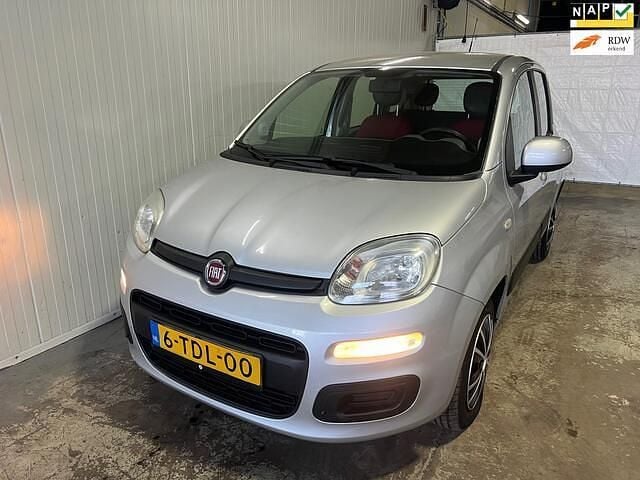 Grijs Occasion 2014 Fiat Panda Hatchback | € 3.950 (Goede deal) - Afbeelding 1/4