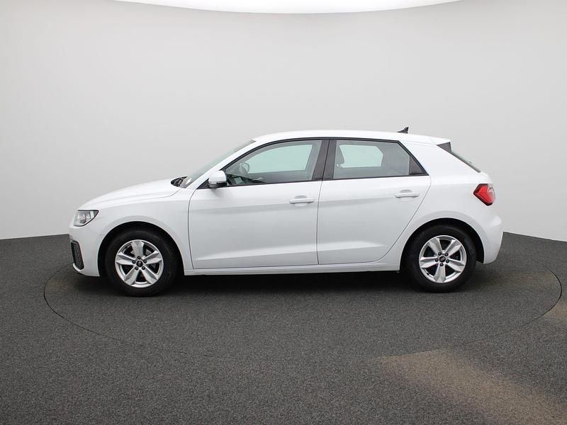 Occasion Audi A1 Sportback Attraction 95 PK (69 kW) 2022 Wit Hatchback