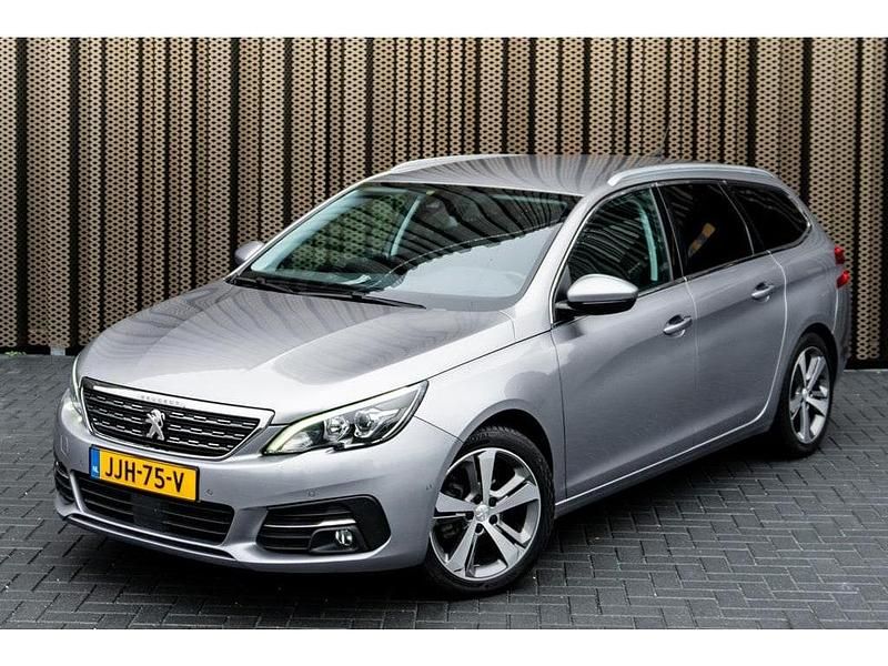 Grijs Gebruikt 2020 Peugeot 308 Stationwagen | € 12.500 (Iets duurder) - Afbeelding 1/4