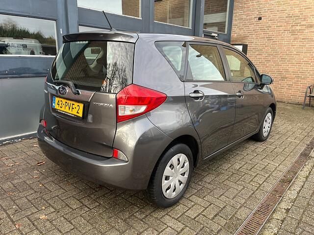 Occasion Subaru Trezia Comfort 99 PK (72 kW) 2011 Grijs Hatchback