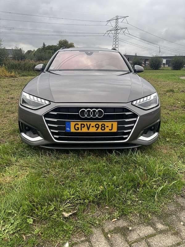 Grijs Gebruikt 2021 Audi A4 Stationwagen | € 24.900 (Duur) - Afbeelding 1/4