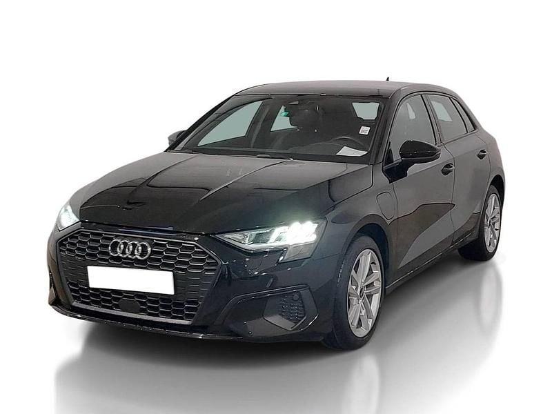 Zwart (metallic) Occasion 2022 Audi A3 Sportback e-tron Advanced Hatchback | € 18.750 (Super prijs) - Afbeelding 1/4