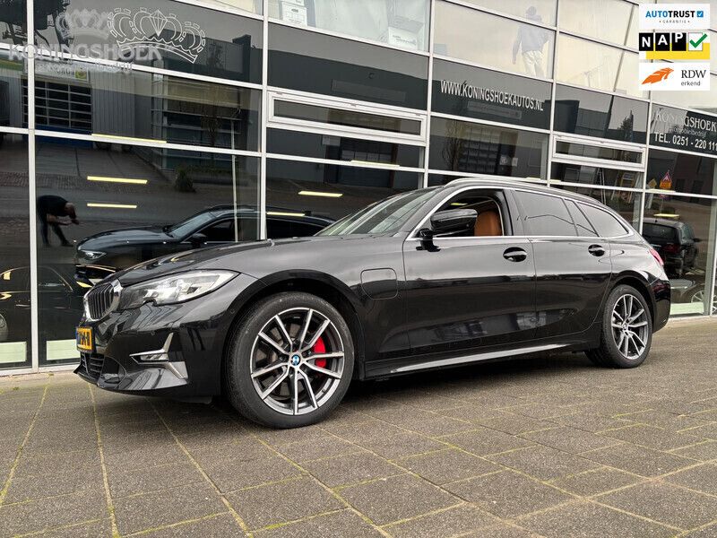 Zwart Gebruikt 2021 BMW 330 Stationwagen | € 26.950 (Goede deal) - Afbeelding 1/4