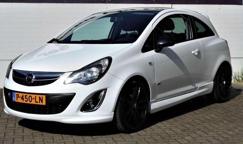 Wit Gebruikt 2014 Opel Corsa Cosmo MPV | € 5.350 (Iets duurder) - Afbeelding 1/4