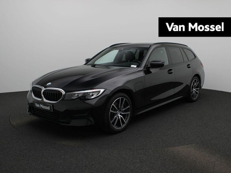 Zwart Gebruikt 2021 BMW 320 Executive Stationwagen | € 31.400 (Eerlijke prijs) - Afbeelding 1/4