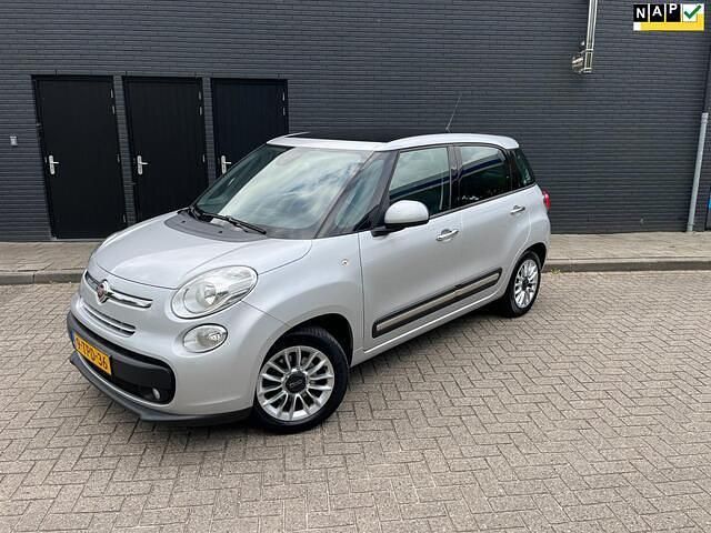 Grijs Gebruikt 2014 Fiat 500L Lounge MPV | € 6.999 (Goede deal) - Afbeelding 1/4