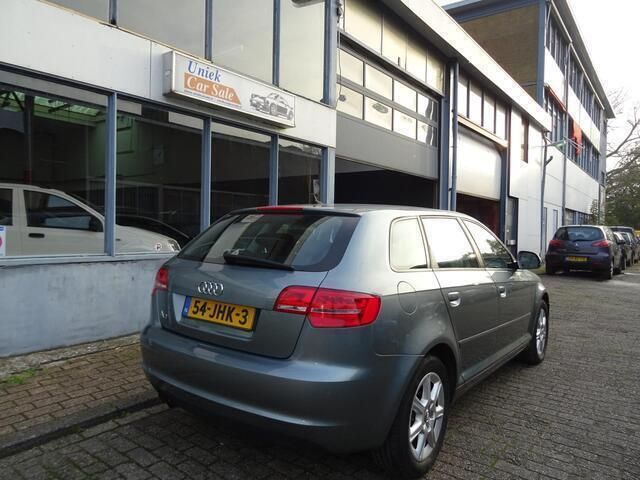 Occasion Audi A3 Sportback Ambiente 125 PK (91 kW) 2009 Grijs Hatchback