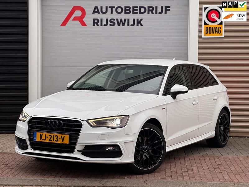 Wit Gebruikt 2016 Audi A3 Sportback S-Line Hatchback | € 13.950 (Goede deal) - Afbeelding 1/4
