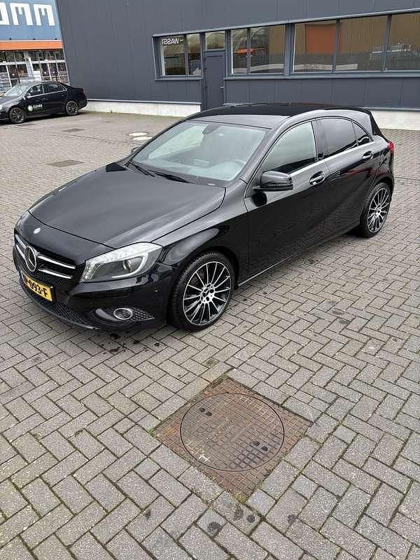 Occasion Mercedes A200 Urban 156 PK (114 kW) 2013 Zwart Hatchback