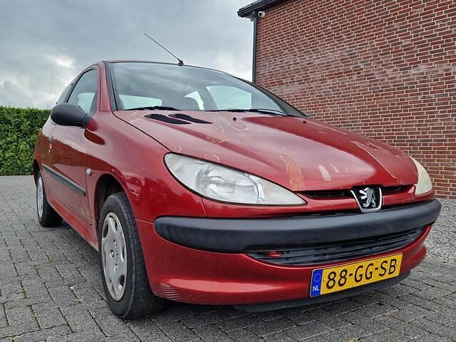 Rood Gebruikt 2000 Peugeot 206 Hatchback | € 1.000 (Eerlijke prijs) - Afbeelding 1/4