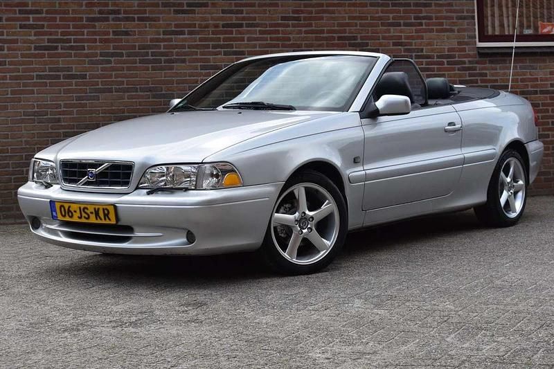 Grijs Gebruikt 2002 Volvo C70 Cabriolet | € 4.949 (Eerlijke prijs) - Afbeelding 1/4