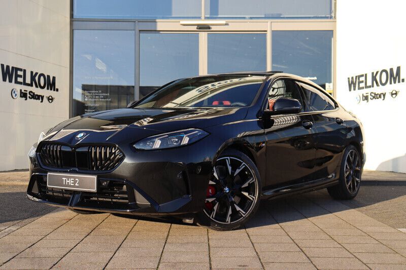 Saphirschwarz Nieuw 2025 BMW 220 Executive Coupé | € 59.954 (Duur) - Afbeelding 1/4