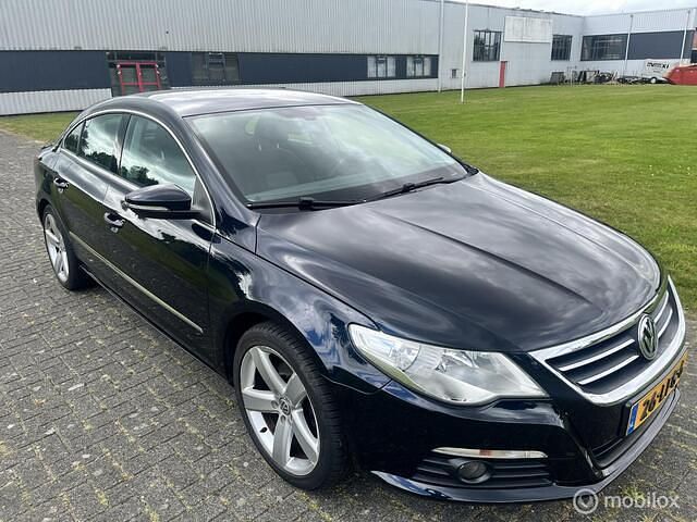 Blauw Occasion 2010 VW Passat Sedan | € 7.499 (Duur) - Afbeelding 1/4